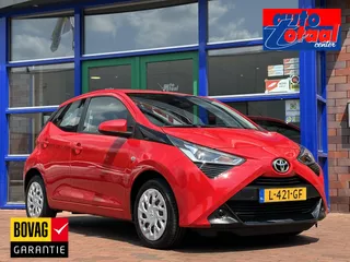 Toyota Aygo 1.0 VVT-i x-play |Lage tellerstand | Automaat | Apple Carplay/Android Auto